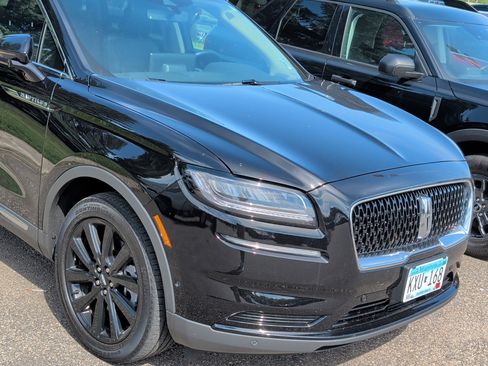 Used 2023 Lincoln Nautilus Reserve w/ Equipment Group 201A AWD/4WD image 6