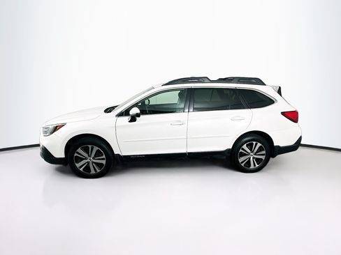 Used 2018 Subaru Outback 3.6R Limited AWD/4WD image 4