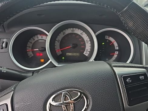 Used 2013 Toyota Tacoma PreRunner w/ SR5 Pkg image 7