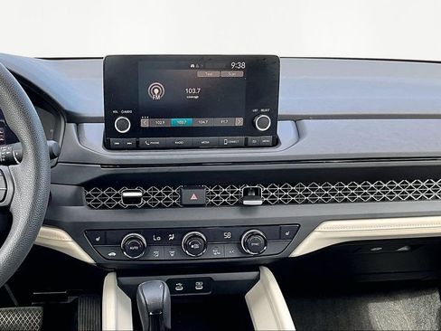 Used 2023 Honda Accord EX image 10