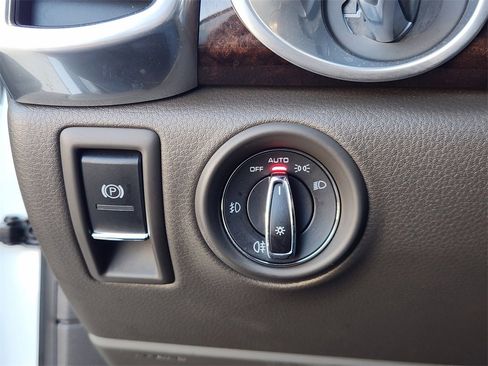 Used 2016 Porsche Cayenne S image 22