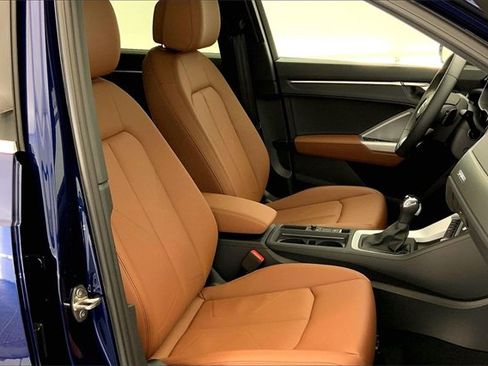 Certified 2025 Audi Q3 2.0T Premium image 7