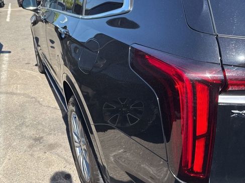 Certified 2023 Cadillac XT6 Luxury FWD image 11