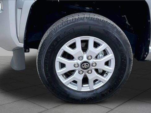 Used 2025 Toyota Tacoma SR5 image 11