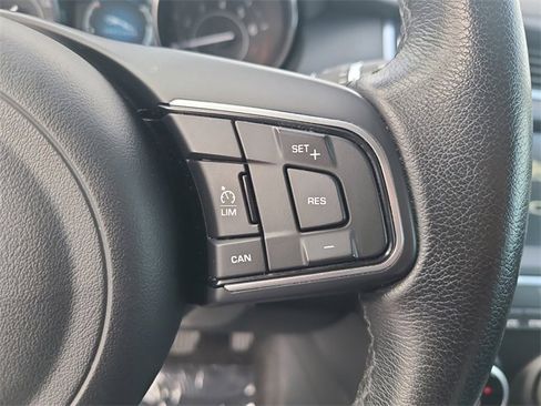 Used 2020 Jaguar E-PACE image 30