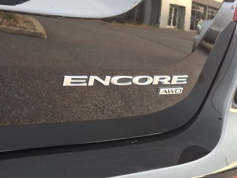 Used 2022 Buick Encore Preferred w/ Safety Package image 31