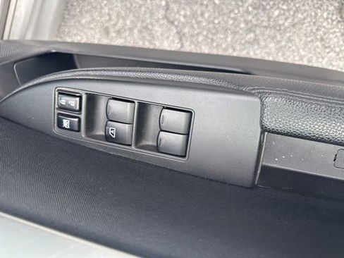 Used 2011 Subaru Legacy 2.5i Premium w/ All-Weather Pkg AWD/4WD image 9