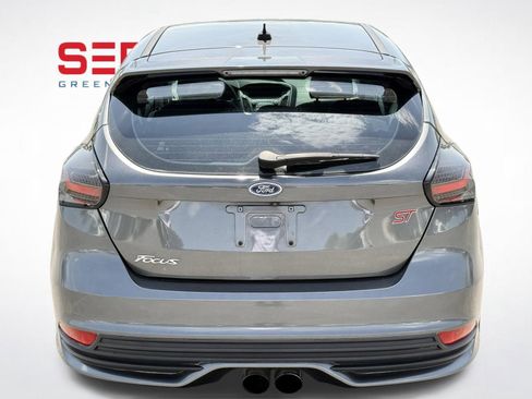 Used 2018 Ford Focus ST FWD image 14