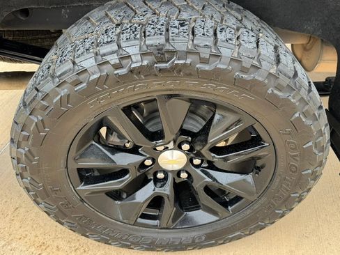Used 2023 Chevrolet Silverado 1500 LT AWD/4WD image 16