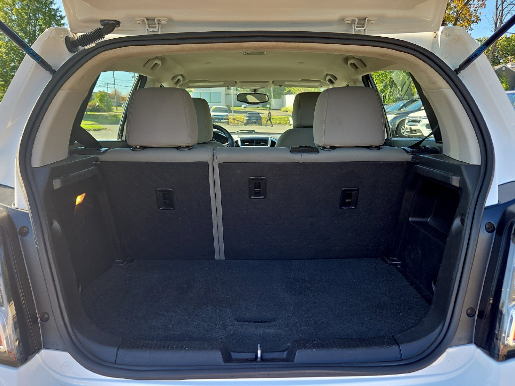 Used 2017 Chevrolet Sonic LT FWD image 29