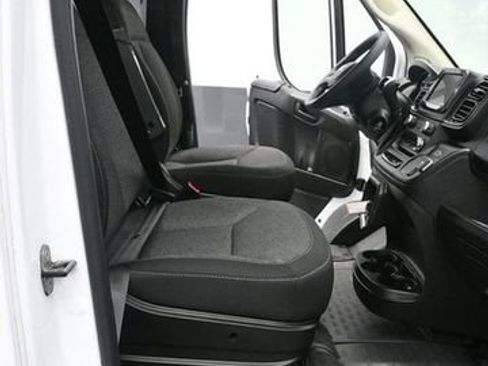 Used 2025 RAM ProMaster 2500 w/ Convenience Group image 16