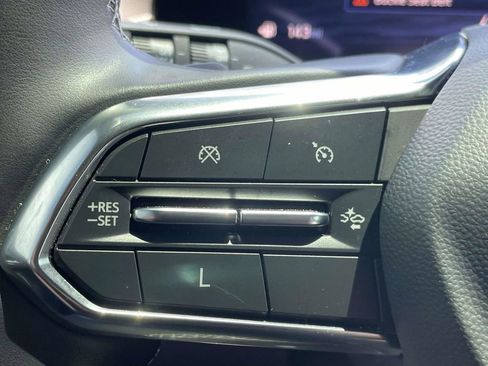 Used 2024 Chevrolet Traverse LT w/ Trailering Package FWD image 23