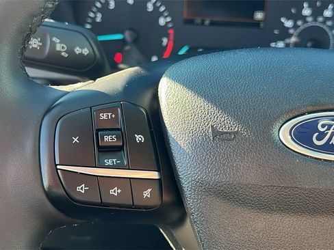 Used 2022 Ford Escape SE w/ SE Sport Appearance Package image 18