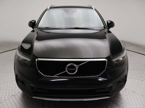 Used 2021 Volvo XC40 T4 Momentum w/ Premium Package FWD image 5
