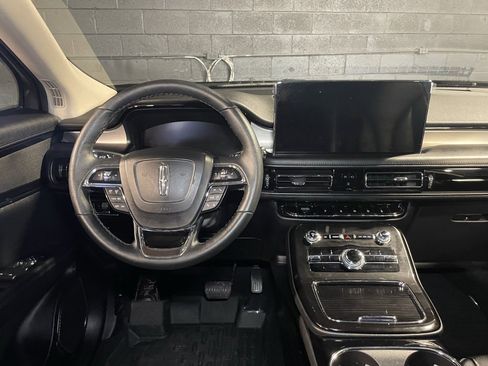 Used 2023 Lincoln Nautilus Standard w/ Premium Package image 21