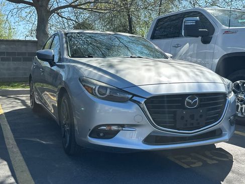 Used 2018 MAZDA MAZDA3 Grand Touring w/ Premium Equipment Package image 3