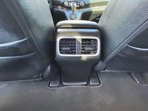 Used 2015 Honda CR-V Touring image 38