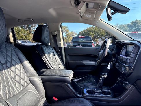 Used 2022 Chevrolet Colorado LT w/ Luxury Package image 8