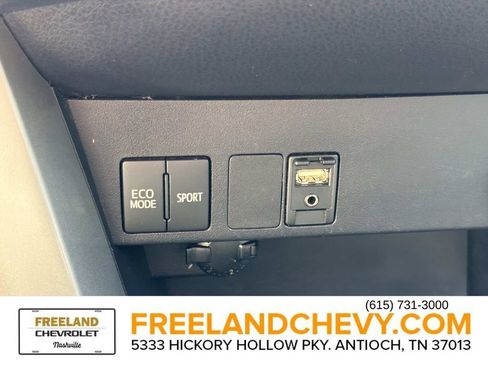 Used 2018 Toyota RAV4 LE FWD image 32