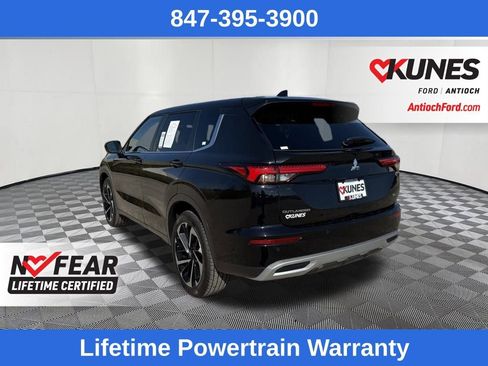 Used 2024 Mitsubishi Outlander SE image 5