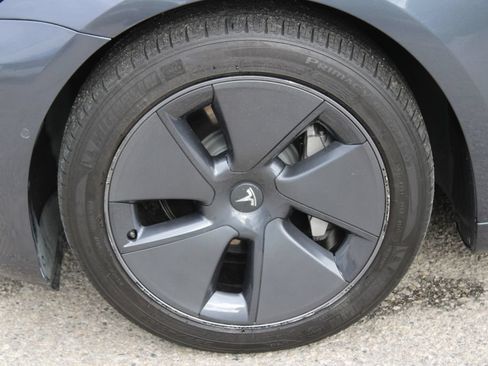 Used 2022 Tesla Model 3 Long Range AWD/4WD image 8