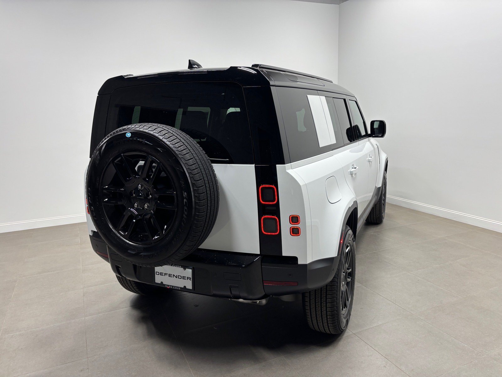 Used 2026 Land Rover Defender 110 S AWD/4WD image 7