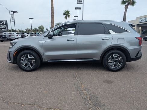 Certified 2023 Kia Sorento EX FWD image 5