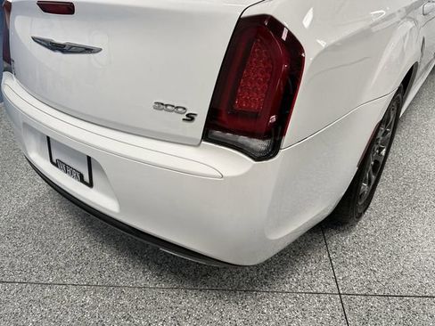 Used 2017 Chrysler 300 S image 29