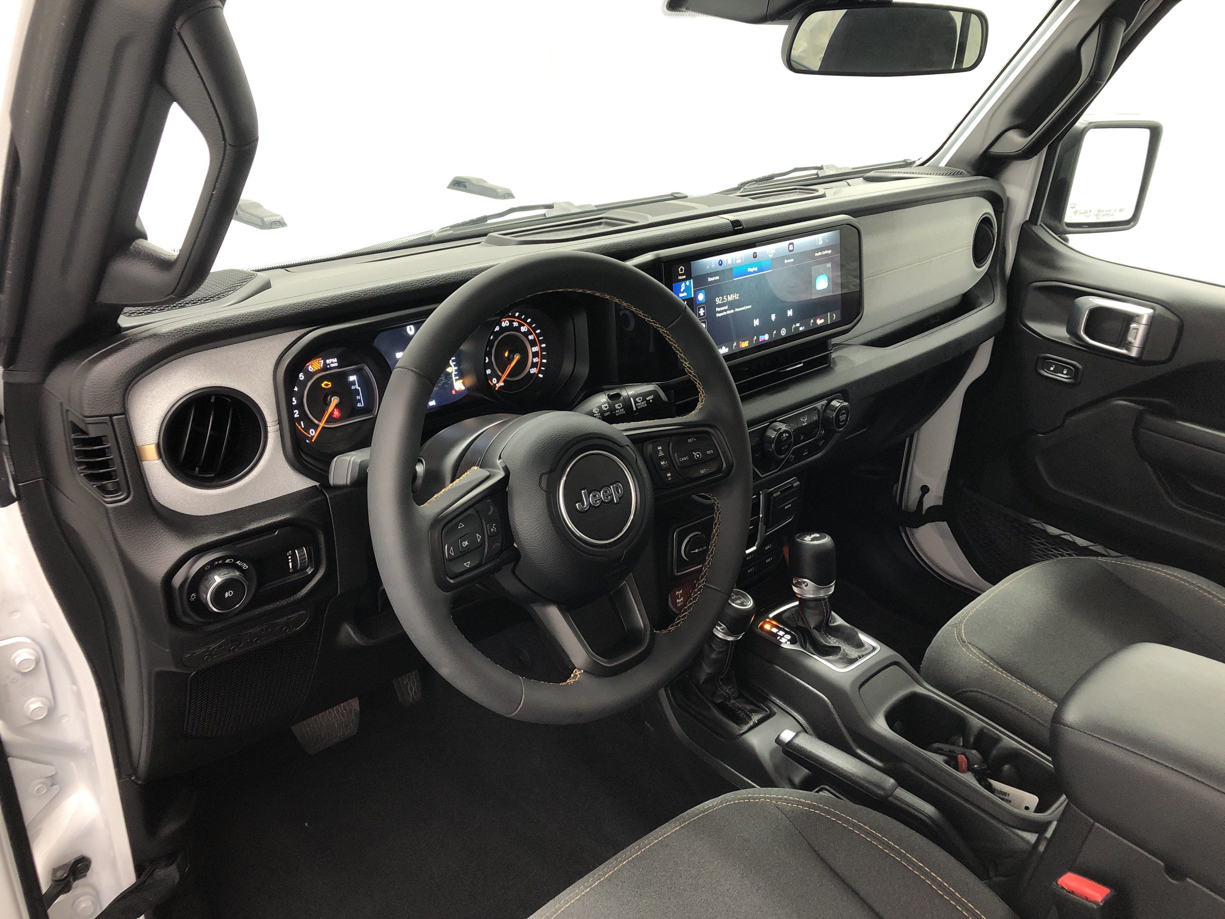 Used 2024 Jeep Wrangler Unlimited Sport AWD/4WD image 9