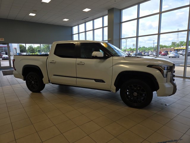 Used 2024 Toyota Tundra Platinum AWD/4WD image 5
