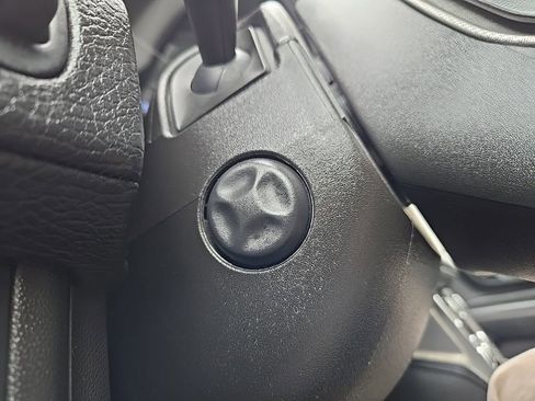 Used 2021 GMC Yukon XL Denali w/ Denali Premium Package image 19