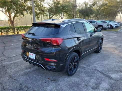 Used 2024 Buick Encore GX Sport Touring image 2