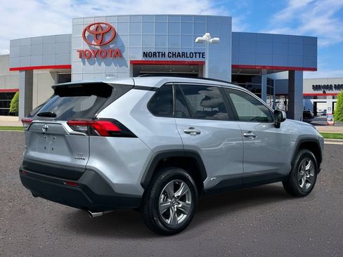 Used 2024 Toyota RAV4 LE AWD/4WD image 7