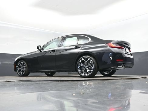 Used 2026 BMW 330i Sedan w/ Convenience Package RWD image 40