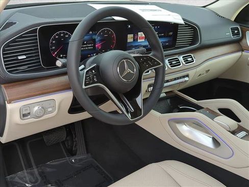 New 2026 Mercedes-Benz GLS 450 4MATIC image 3