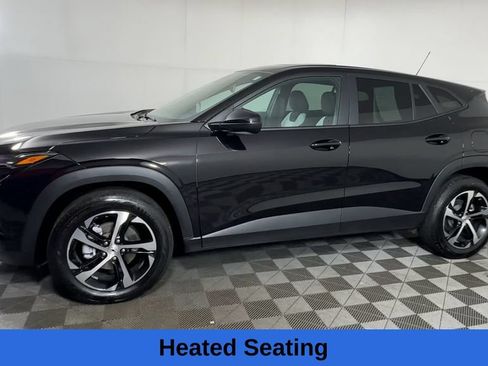 Used 2025 Chevrolet Trax RS w/ Sunroof Package FWD image 6