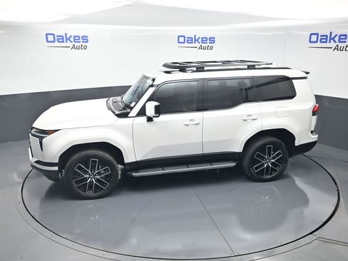 Used 2024 Lexus GX 550 w/ Accessory Package (31) AWD/4WD image 53
