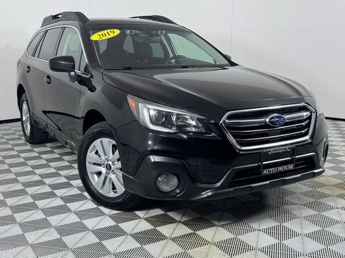 Used 2019 Subaru Outback 2.5i Premium AWD/4WD image 2
