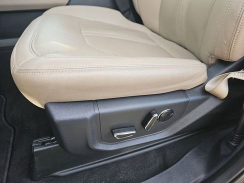 Used 2024 Ford Expedition Max Limited image 18