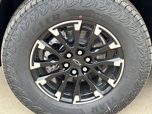 New 2026 Chevrolet Traverse Z71 w/ Enhanced Driving Package image 10