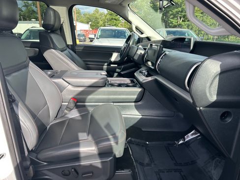 Certified 2025 Ford Expedition Active AWD/4WD image 22