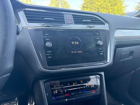 Used 2022 Volkswagen Tiguan SE R-Line AWD/4WD image 11