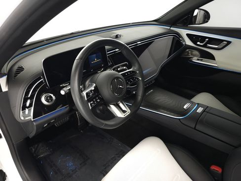 Used 2025 Mercedes-Benz E 53 AMG e 4MATIC Sedan image 9