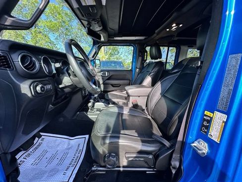 Used 2022 Jeep Wrangler Unlimited Sahara w/ LED Lighting Group AWD/4WD image 25