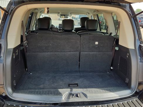 Used 2021 Nissan Armada SV image 8