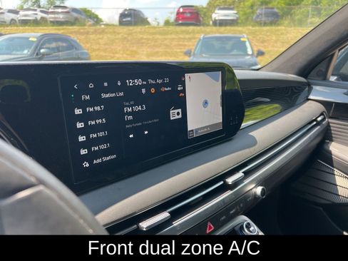 Used 2025 Hyundai Palisade Calligraphy FWD image 8