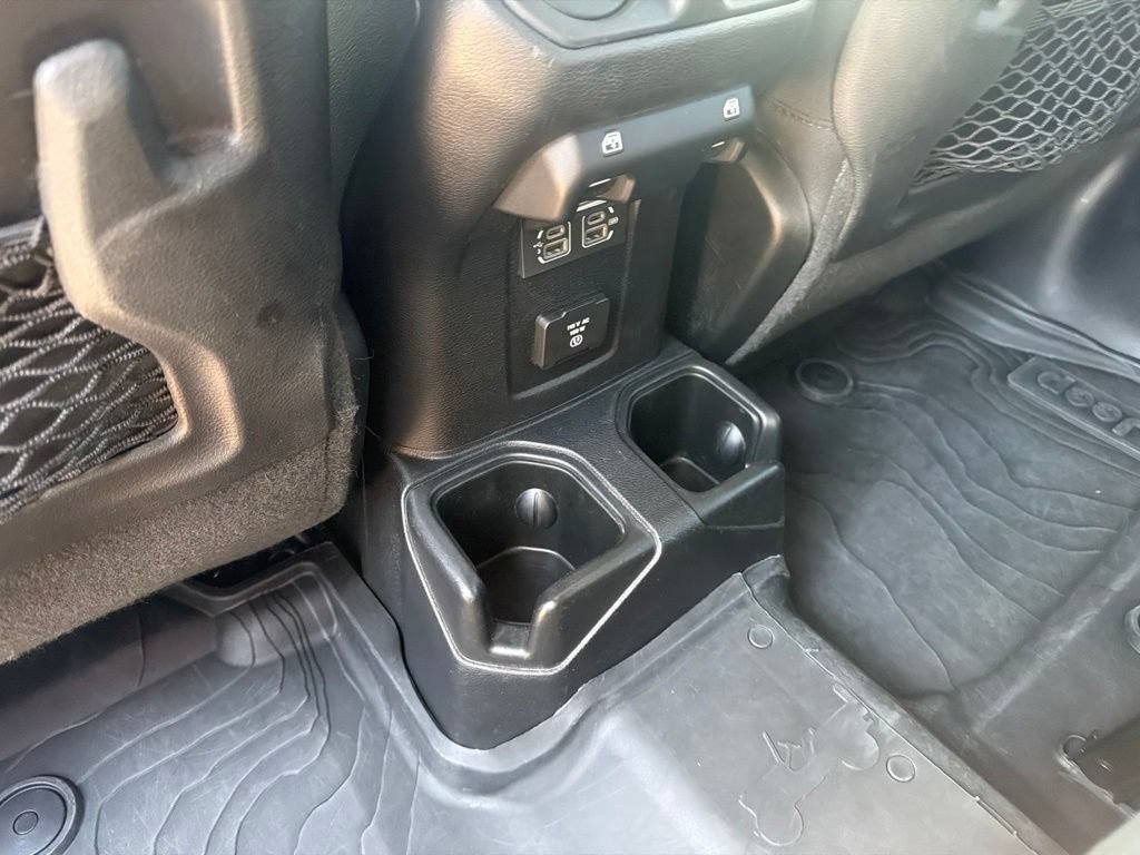 Used 2020 Jeep Wrangler Unlimited Rubicon AWD/4WD image 27