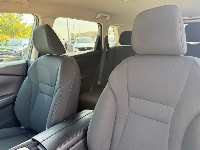 Used 2024 Nissan Rogue S FWD image 13