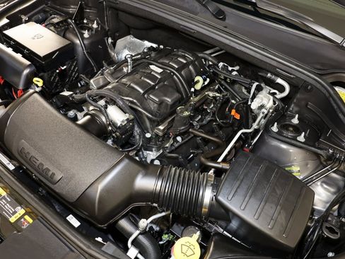 Used 2025 Dodge Durango R/T image 33