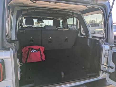 Used 2024 Jeep Wrangler Willys image 22